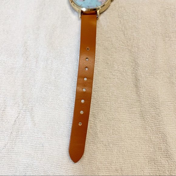Faux Leather Watch - Picture 3 of 5